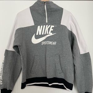 Retro Nike Sportswear half zip